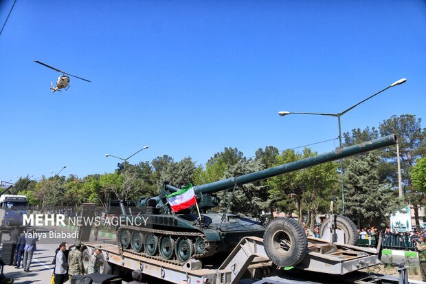 مراسم رژه روز ارتش در کرمانشاه