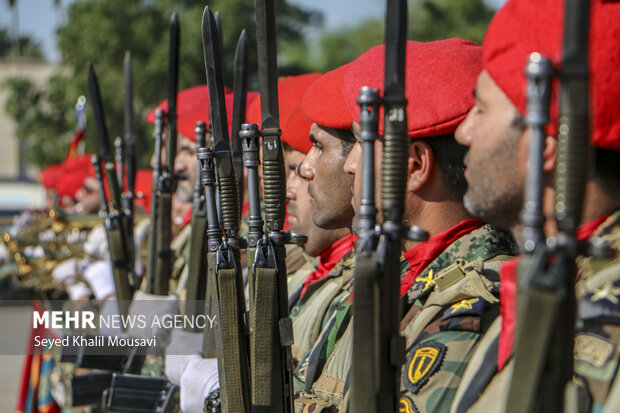 مراسم رژه روز ارتش در اهواز