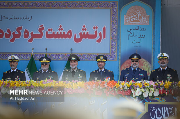مراسم روز ارتش با حضور رئیس جمهور