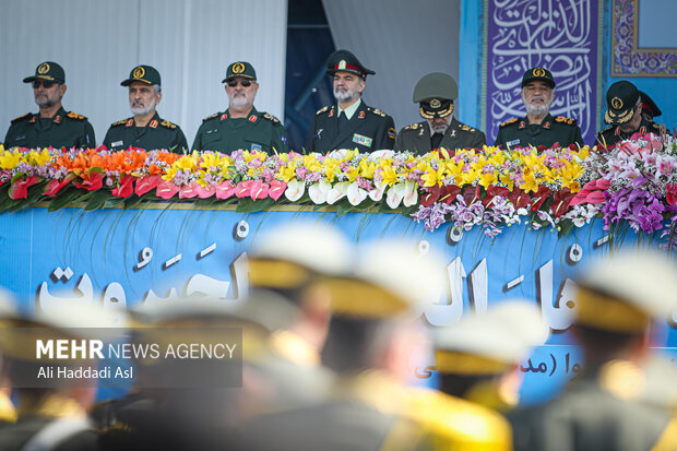 مراسم روز ارتش با حضور رئیس جمهور