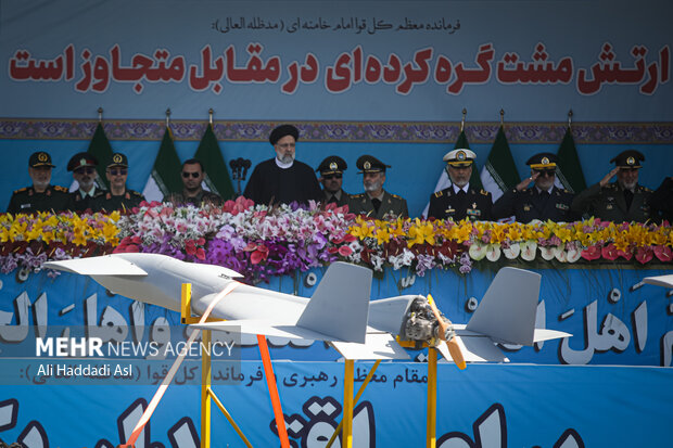 حجت الاسلام سید ابراهیم رئیسی رئیس جمهور در مراسم روز ارتش حضور دارد