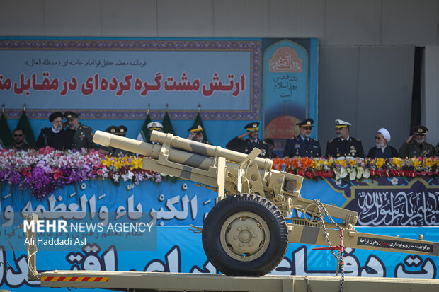 حجت الاسلام سید ابراهیم رئیسی رئیس جمهور در مراسم روز ارتش حضور دارد