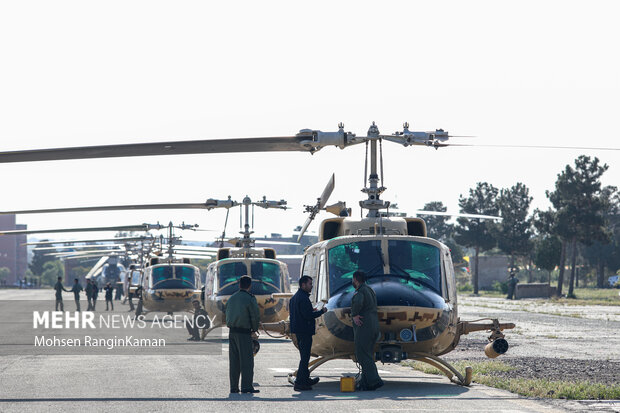 IRIAF stages aerial parade on National Army Day