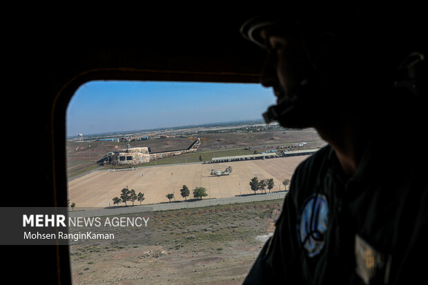 IRIAF stages aerial parade on National Army Day