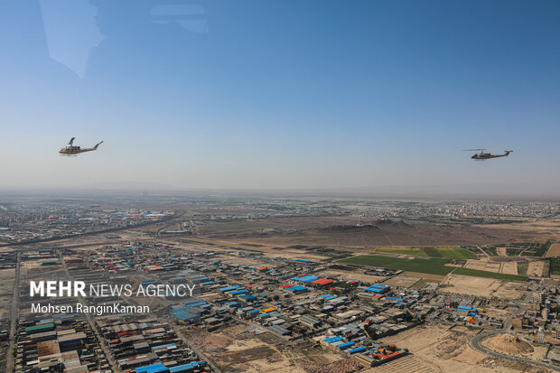 IRIAF stages aerial parade on National Army Day