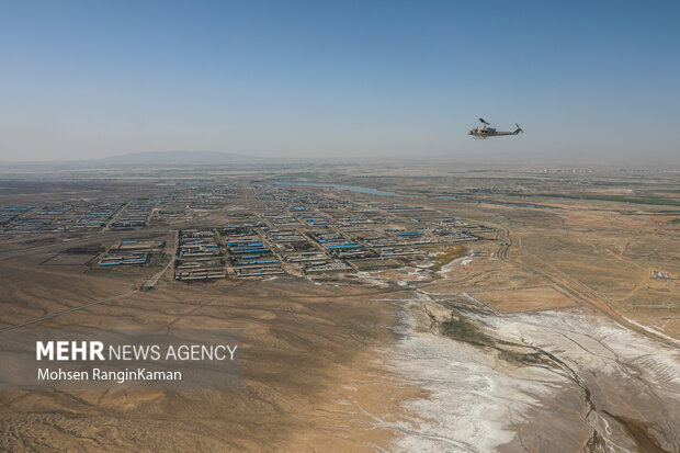 IRIAF stages aerial parade on National Army Day