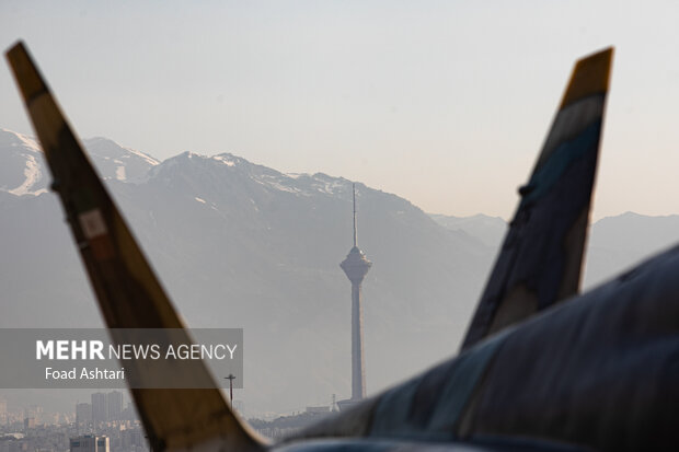 همزمان با روز بیست نهم فروردین ماه روز ارتش جمهوری اسلامی ایران رژه هوایی جنگنده‌های نیروی هوایی ارتش برگزارشد