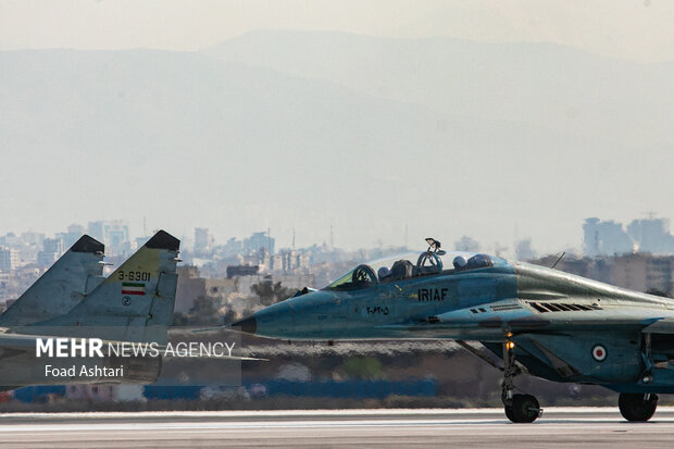 همزمان با روز بیست نهم فروردین ماه روز ارتش جمهوری اسلامی ایران رژه هوایی جنگنده‌های نیروی هوایی ارتش برگزارشد