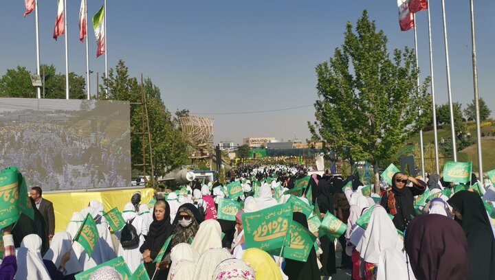 اجتماع ۳۰ هزار نفره «روزه اولی‌ها» در تهران برگزار شد