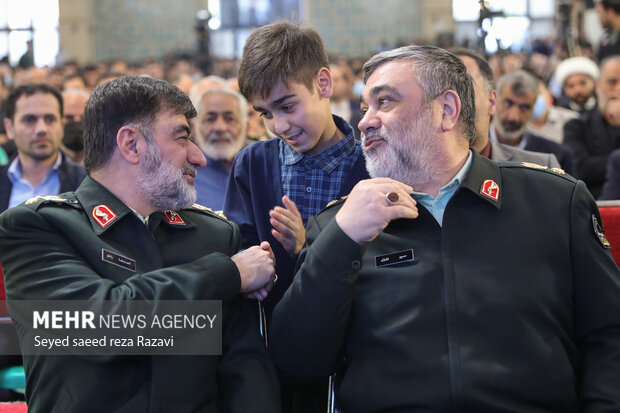 <a href='https://sayeb.ir/tag/%d8%b3%d8%b1%d8%af%d8%a7%d8%b1-%d8%a7%d8%ad%d9%85%d8%af%d8%b1%d8%b6%d8%a7-%d8%b1%d8%a7%d8%af%d8%a7%d9%86'></div>سردار احمدرضا رادان</a>، فرمانده کل انتظامی کشور و سردار حسین اشتری مشاور عالی رئیس ستاد کل نیروهای مسلح در امور انتظامی و امنیتی در مراسم دومین سالگرد شهادت سردار سید محمد حجازی حضور دارند
