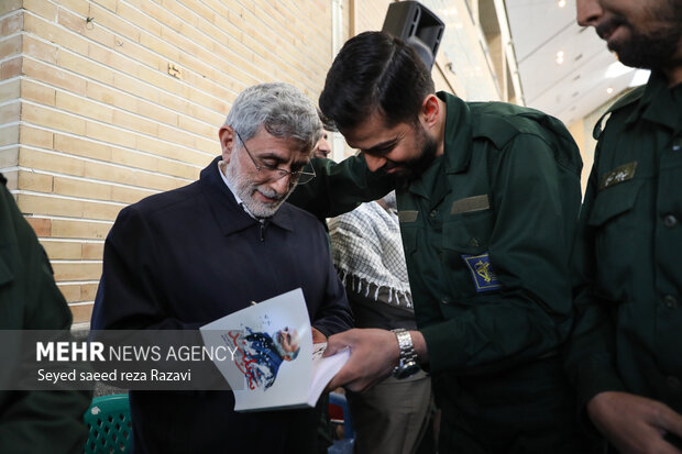 مراسم دومین سالگرد شهادت سردار سید محمد حجازی بعدازظهر امروز سه شنبه ۲۹ فروردین ماه ۱۴۰۲ با حضور سردار <a href='https://sayeb.ir/tag/%d8%a7%d8%b3%d9%85%d8%a7%d8%b9%db%8c%d9%84-%d9%82%d8%a7%d8%a2%d9%86%db%8c'></div>اسماعیل قاآنی</a> <a href='https://sayeb.ir/tag/%d9%81%d8%b1%d9%85%d8%a7%d9%86%d8%af%d9%87-%d9%86%db%8c%d8%b1%d9%88%db%8c-%d9%82%d8%af%d8%b3-%d8%b3%d9%be%d8%a7%d9%87'>فرمانده نیروی قدس سپاه</a> انقلاب اسلامی، سردار <a href='https://sayeb.ir/tag/%d8%b3%d8%b1%d9%84%d8%b4%da%a9%d8%b1-%d8%ad%d8%b3%db%8c%d9%86-%d8%b3%d9%84%d8%a7%d9%85%db%8c'>سرلشکر حسین سلامی</a> فرمانده کل <a href='https://sayeb.ir/tag/%d8%b3%d9%be%d8%a7%d9%87-%d9%be%d8%a7%d8%b3%d8%af%d8%a7%d8%b1%d8%a7%d9%86-%d8%a7%d9%86%d9%82%d9%84%d8%a7%d8%a8-%d8%a7%d8%b3%d9%84%d8%a7%d9%85%db%8c'>سپاه پاسداران انقلاب اسلامی</a>، <a href='https://sayeb.ir/tag/%d8%b3%d8%b1%d8%af%d8%a7%d8%b1-%d8%a7%d8%ad%d9%85%d8%af%d8%b1%d8%b6%d8%a7-%d8%b1%d8%a7%d8%af%d8%a7%d9%86'>سردار احمدرضا رادان</a>، فرمانده کل انتظامی کشور، سردار سرلشکر <a href='https://sayeb.ir/tag/%d8%b3%db%8c%d8%af-%db%8c%d8%ad%db%8c%db%8c-%d8%b5%d9%81%d9%88%db%8c'>سید یحیی صفوی</a> دستیار و مشاور عالی فرمانده معظم کل قوا، و شخصیتهای لشگری و کشوری در <a href='https://sayeb.ir/tag/%d8%ad%d8%b3%db%8c%d9%86%db%8c%d9%87-%d8%b4%d9%87%d8%af%d8%a7%db%8c-%d8%a8%d8%b3%db%8c%d8%ac'>حسینیه شهدای بسیج</a> برگزار شد