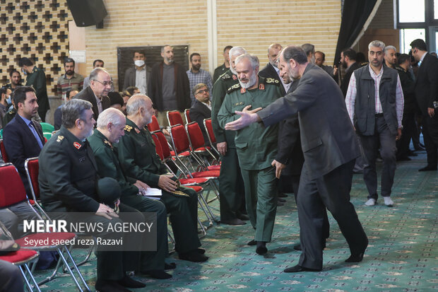 سردار علی فدوی، جانشین فرمانده کل سپاه پاسداران در حال ورود به سالن مراسم دومین سالگرد شهادت سردار سید محمد حجازی است