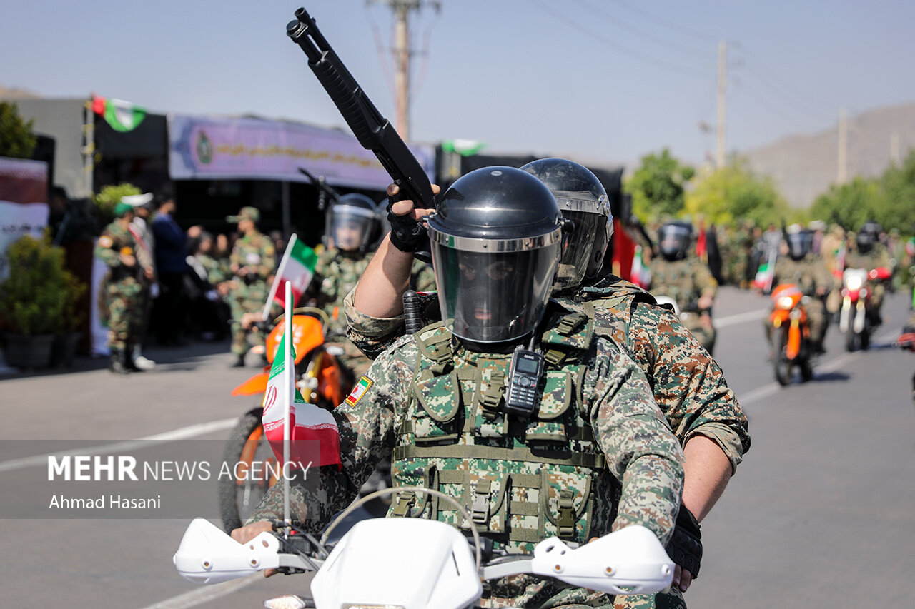 ارتش در اوج اقتدار است/ برای هر هدف تنها یک گلوله شلیک خواهیم کرد