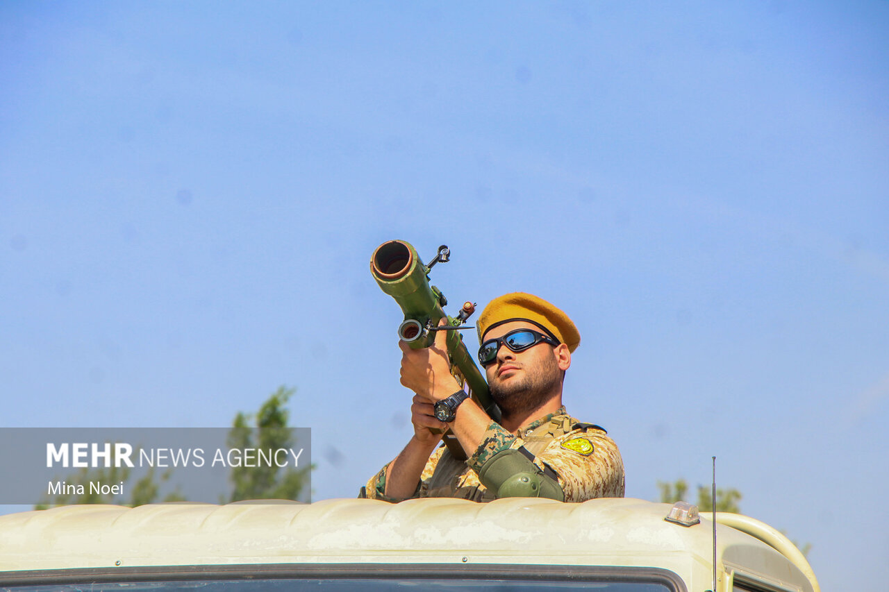 ارتش در اوج اقتدار است/ برای هر هدف تنها یک گلوله شلیک خواهیم کرد