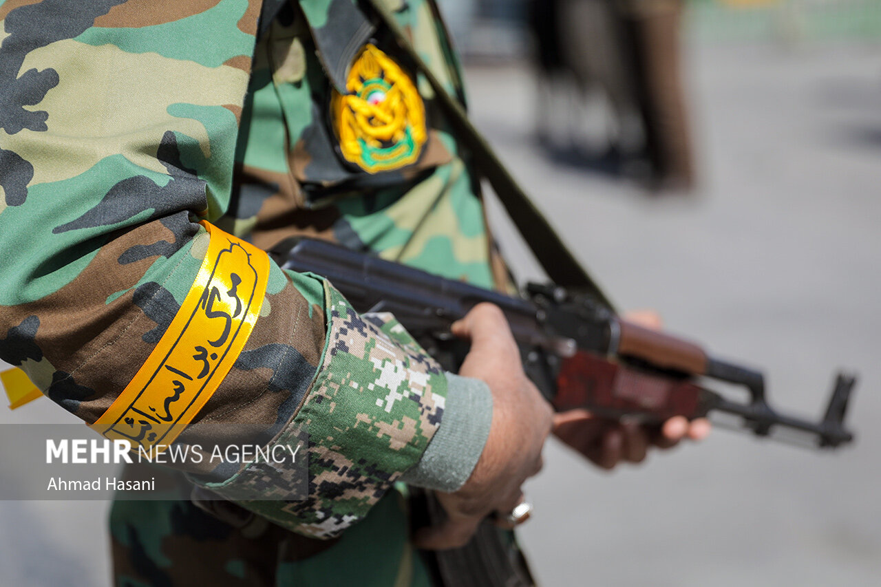 ارتش در اوج اقتدار است/ برای هر هدف تنها یک گلوله شلیک خواهیم کرد