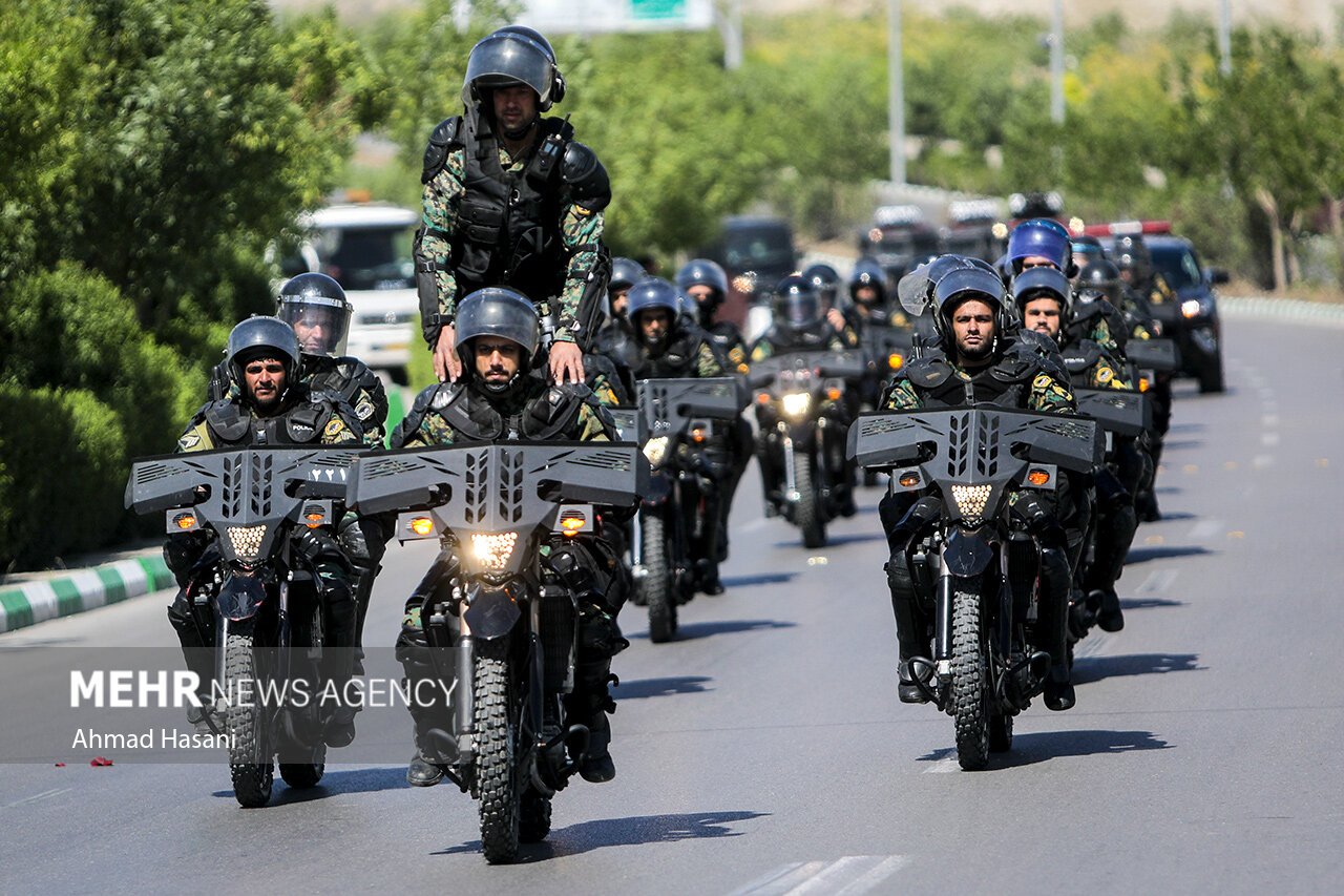 ارتش در اوج اقتدار است/ برای هر هدف تنها یک گلوله شلیک خواهیم کرد