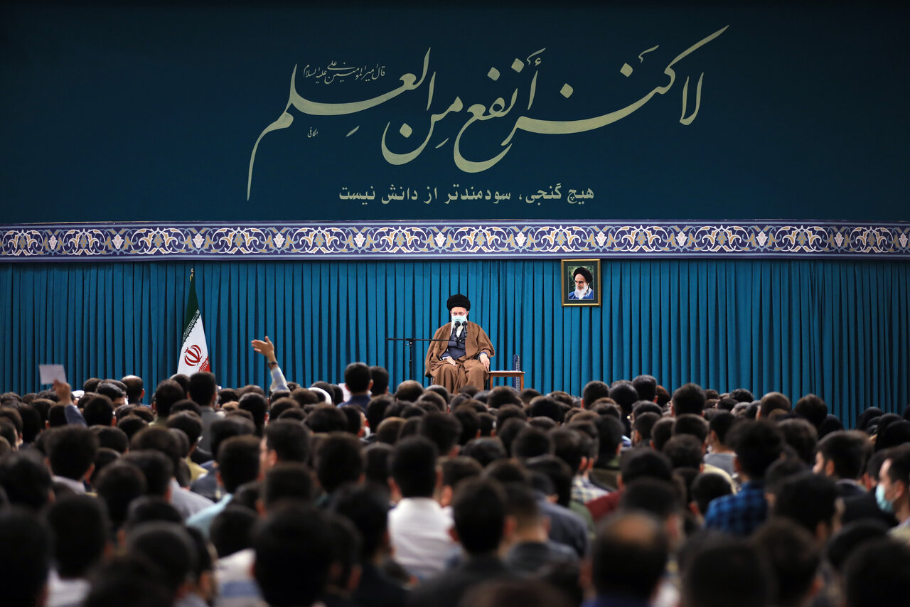 دشمن، ایرانی جوان سے شدید کینہ رکھتا ہے، رہبر معظم انقلاب اسلامی