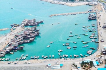 ورود و خروج شبانه ملوانان در اسکله بوشهر کنترل شود