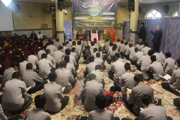 بزرگترین محفل دانش آموزی انس با قرآن کریم در سمنان برگزار شد