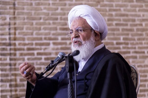 امت واحده اسلامی در سایه عمل به حدیث ثقلین محقق میشود