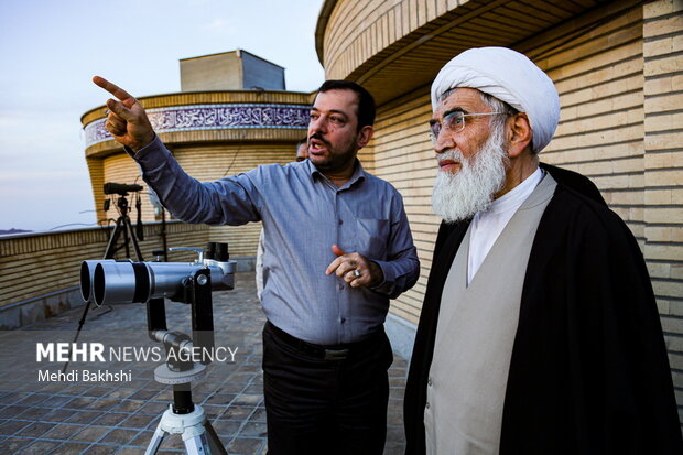 Looking for Shawwal moon in Qom