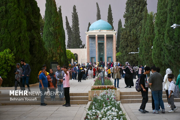 یکم اردیبهشت ماه ، بزرگداشت سعدی