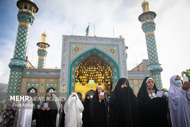 نماز عید سعید فطر صبح روز شنبه ۲ اردیبهشت ۱۴۰۲ در امامزاده پنج تن لویزان تهران اقامه شد