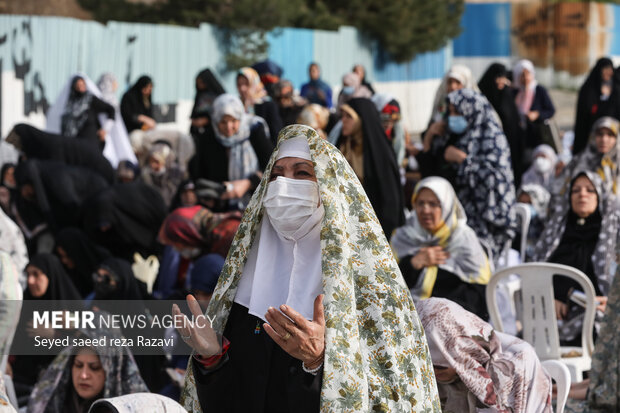 نماز عید سعید فطر صبح امروز شنبه ۲ اردیبهشت ماه ۱۴۰۲ همزمان با سراسر کشور، به امامت حجت الاسلام میرشاه ولد در میدان بهرود واقع در غرب تهران برگزار شد