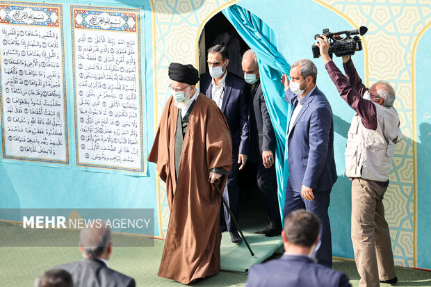 صلاة عيد الفطر بإمامة قائد الثورة