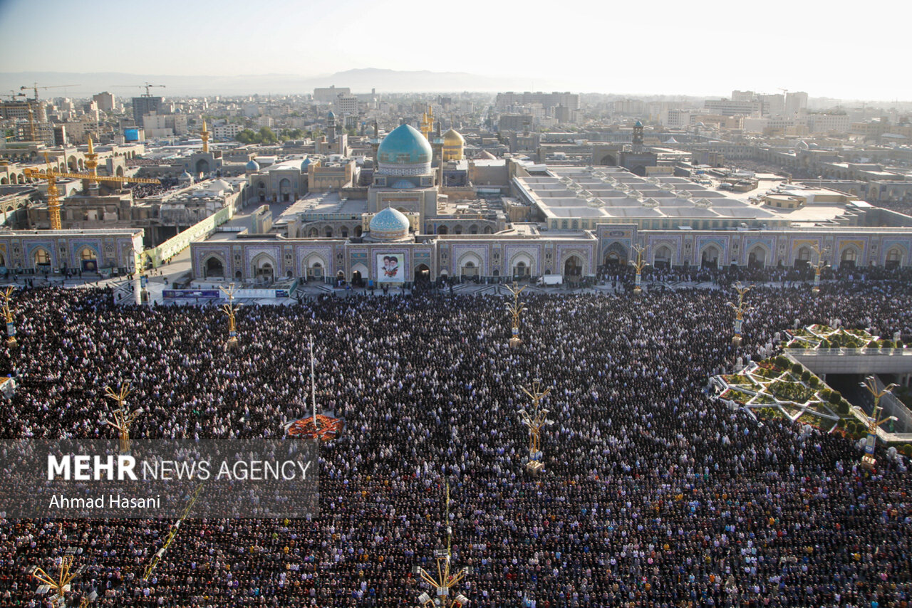 ایران سمیت دنیا کے کئی ممالک میں عیدالفطر مذہبی جوش و جذبے کے ساتھ منائی جا رہی ہے