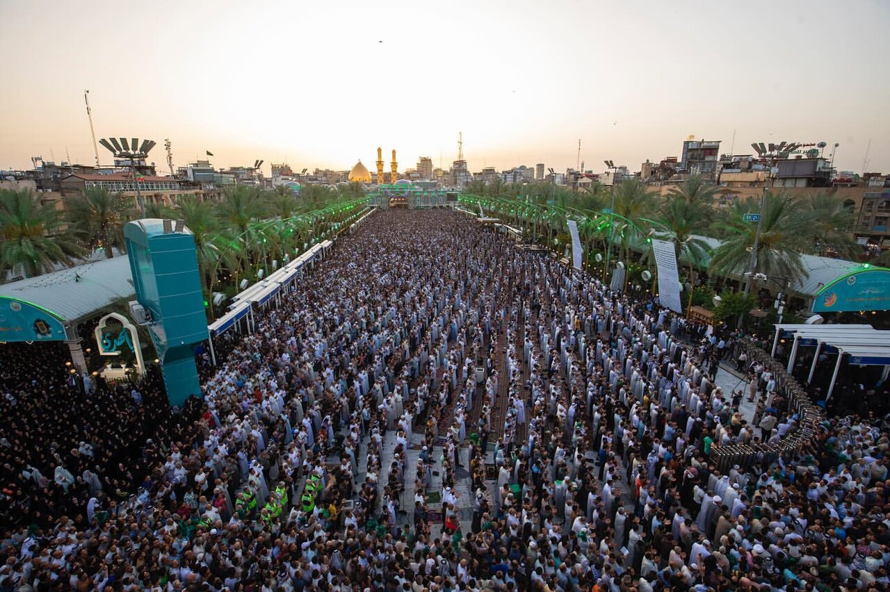 نماز عیدفطر در بینالحرمین برگزار شد