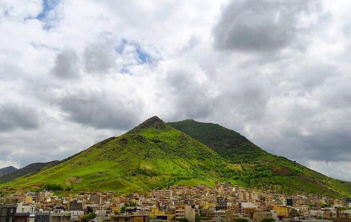 حضور پرشمار گردشگران در شهر مرزی بانه