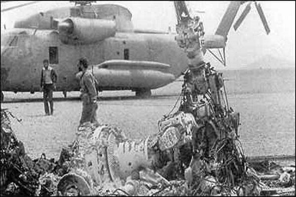 شکست«پنجه عقاب»در صحرای طبس/ غرور آمریکایی زیر شنهای کویر دفن شد شکست«پنجه عقاب»در صحرای طبس/ غرور آمریکایی زیر شنهای کویر دفن شد