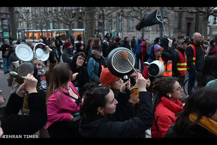 Spoons and cooking pots revolution against Macron