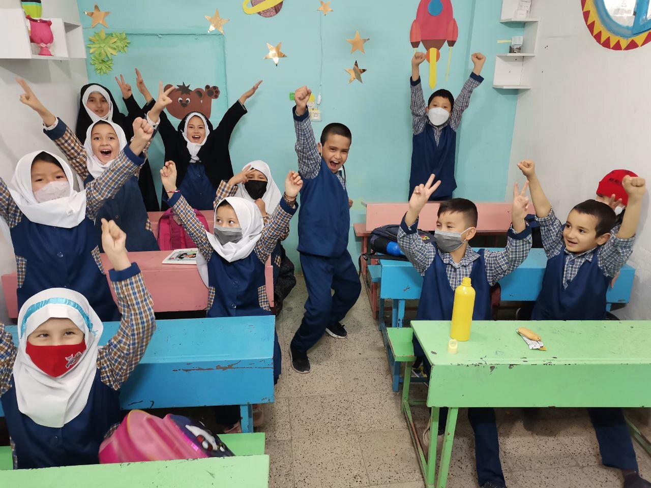 الفبای درد در مدارس خودگردان/ تحصیل کودکان مهاجر لنگ مجوز و مدرسه