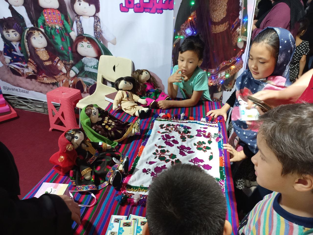 الفبای درد در مدارس خودگردان/ تحصیل کودکان مهاجر لنگ مجوز و مدرسه