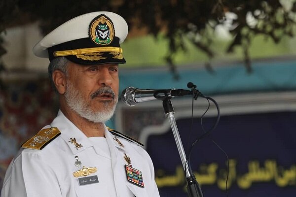 الادميرال سياري: القوات المسلحة الإيرانية جاهزة للتصدي لاي تهديد