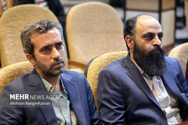 حسین طاهری معاون خبر خبرگزاری مهر در مراسم تکریم و معارفه مدیرعامل خبرگزاری مهر حضور دارد