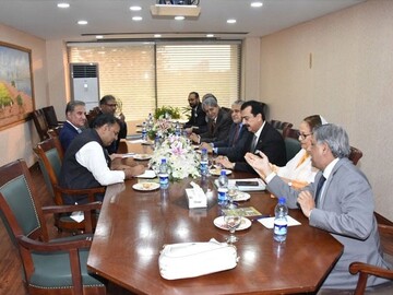 پاکستان؛ حکومت اور پی ٹی آئی کے درمیان مذاکرات ختم، بات چیت جاری رکھنے پر اتفاق
