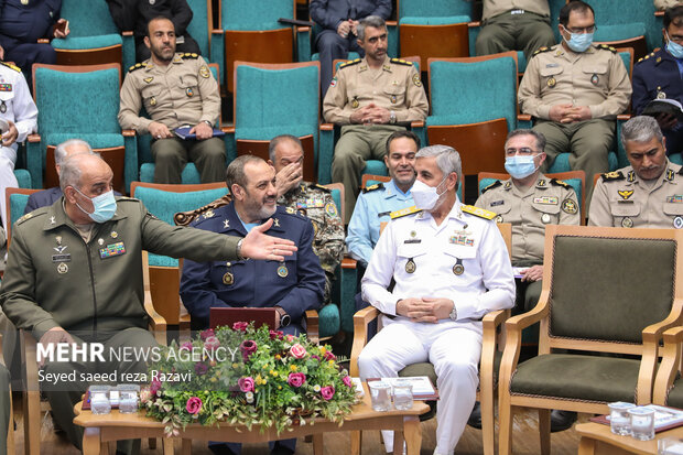 دومین همایش ملی جنگ ترکیبی صبح امروز پنج شنبه ۷ اردیبهشت ماه ۱۴۰۲ با حضور امیر سرتیپ خلبان عزیز نصیرزاده جانشین رئیس ستاد کل نیروهای مسلح در دانشگاه فرماندهی و ستاد ارتش (دافوس) برگزار شد