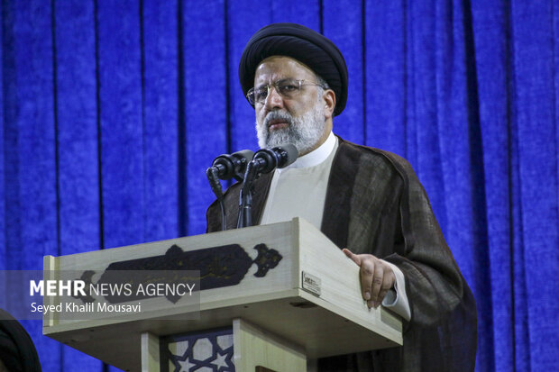 انتظار دولت از نخبگان و دانشگاهیان نقد منصفانه سیاست ها است