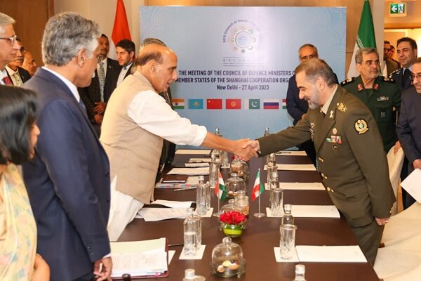 İran ve Hindistan savunma bakanları görüştü İran ve Hindistan savunma bakanları görüştü