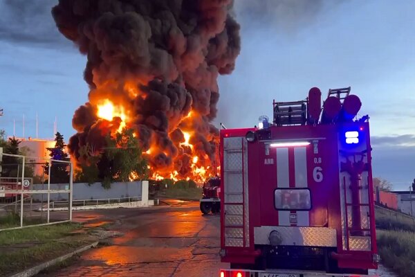 VIDEO: Drone attack causes fire at Crimea oil reservoir