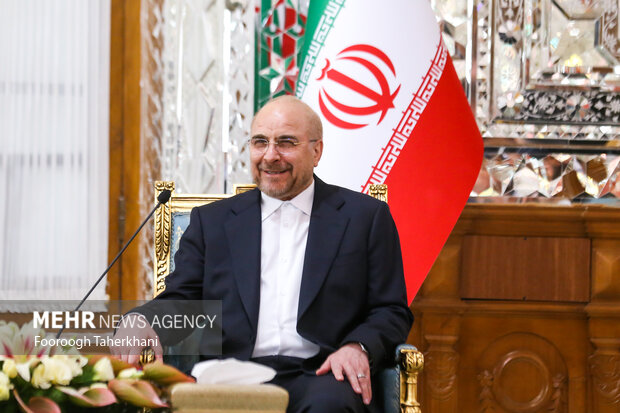 محمد باقر قالیباف رئیس مجلس شورای اسلامی ایران  در محل دیدار با عبدالله لطیف رشید رئیس جمهور عراق حضور دارد