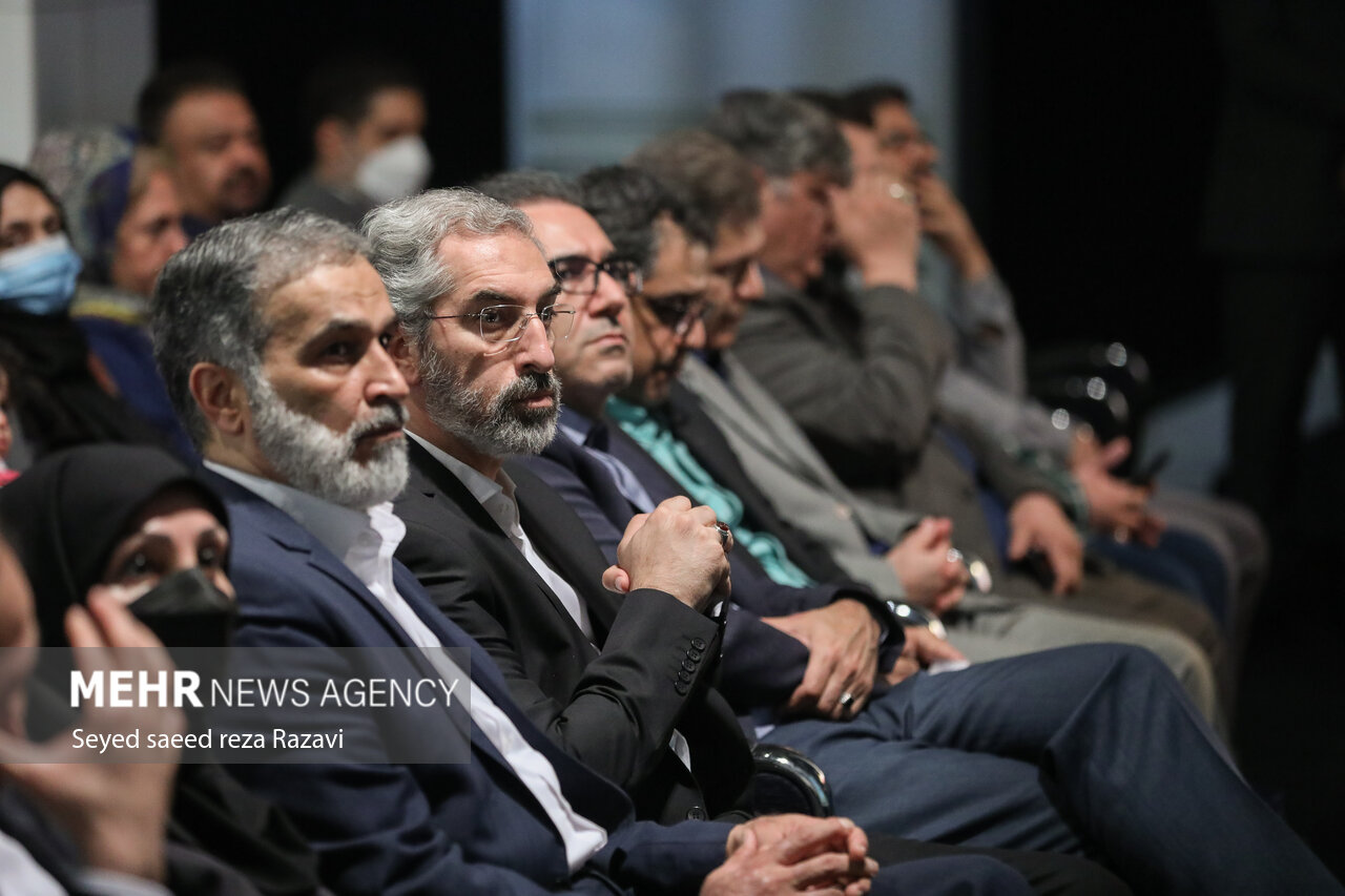 پایان یازدهمین دوسالانه «نگارگری»/ نظام «شاگرد استادی» احیا شود