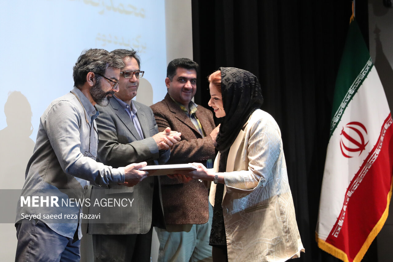 پایان یازدهمین دوسالانه «نگارگری»/ نظام «شاگرد استادی» احیا شود