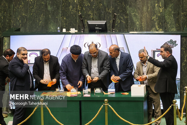 جلسه بررسی استیضاح وزیر صمت