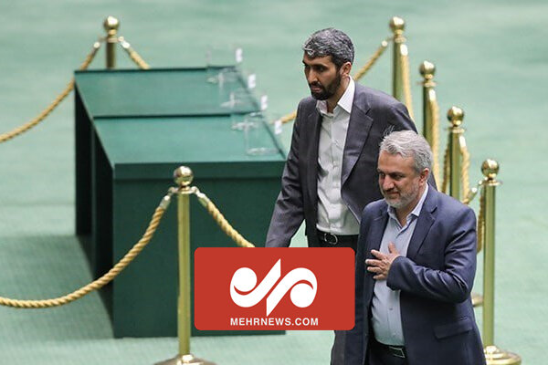 شعرخوانی وزیر صمت در مجلس استیضاحش