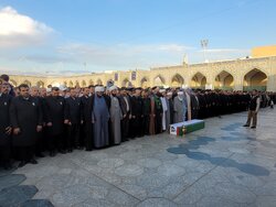 اقامه نماز بر پیکر شهید «الداغی» در حرم رضوی