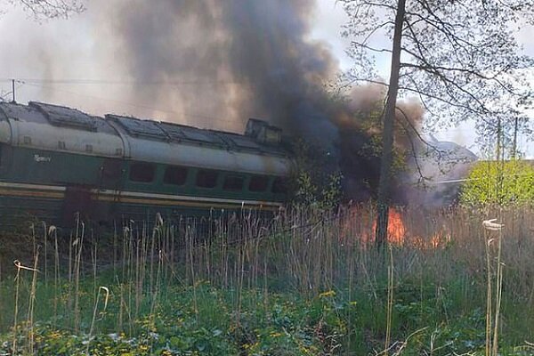 مواد منفجره روی ریل، قطار باری روسیه را طعمه حریق کرد+ فیلم